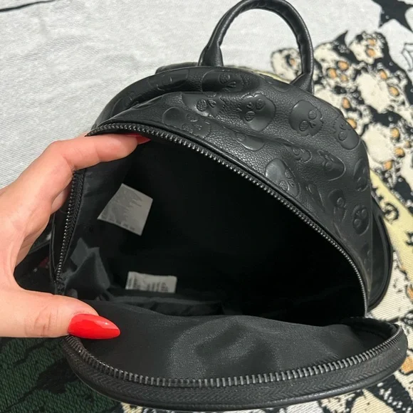 STUDDED SKULL MINI BACKPACK - Picture 4 of 5